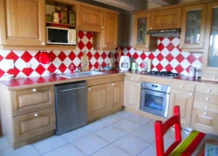 Accueillante A Avec Piscine Privee 别墅 *