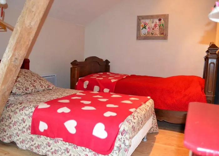 Accueillante à Avec Piscine Privée * Saint-Vincent-Rive-dʼOlt